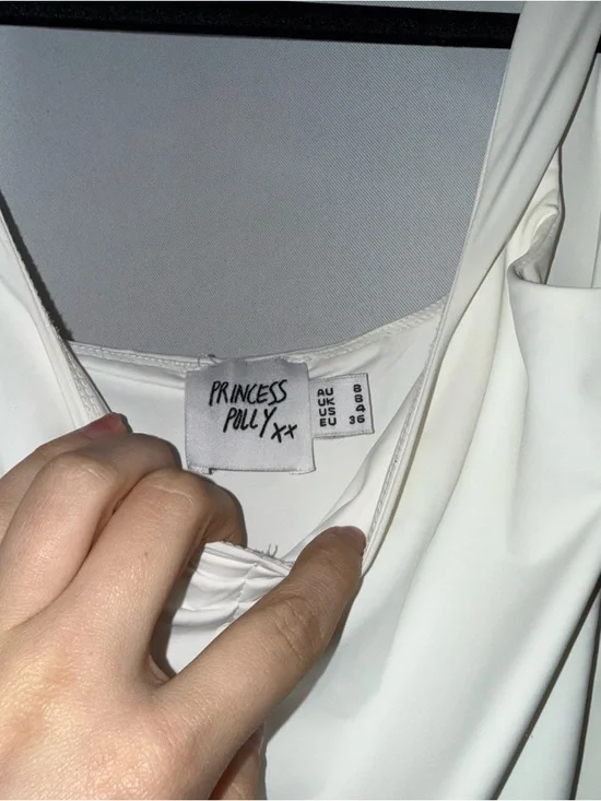 White Sweetheart Neckline Tank Top - Picture 2 of 3